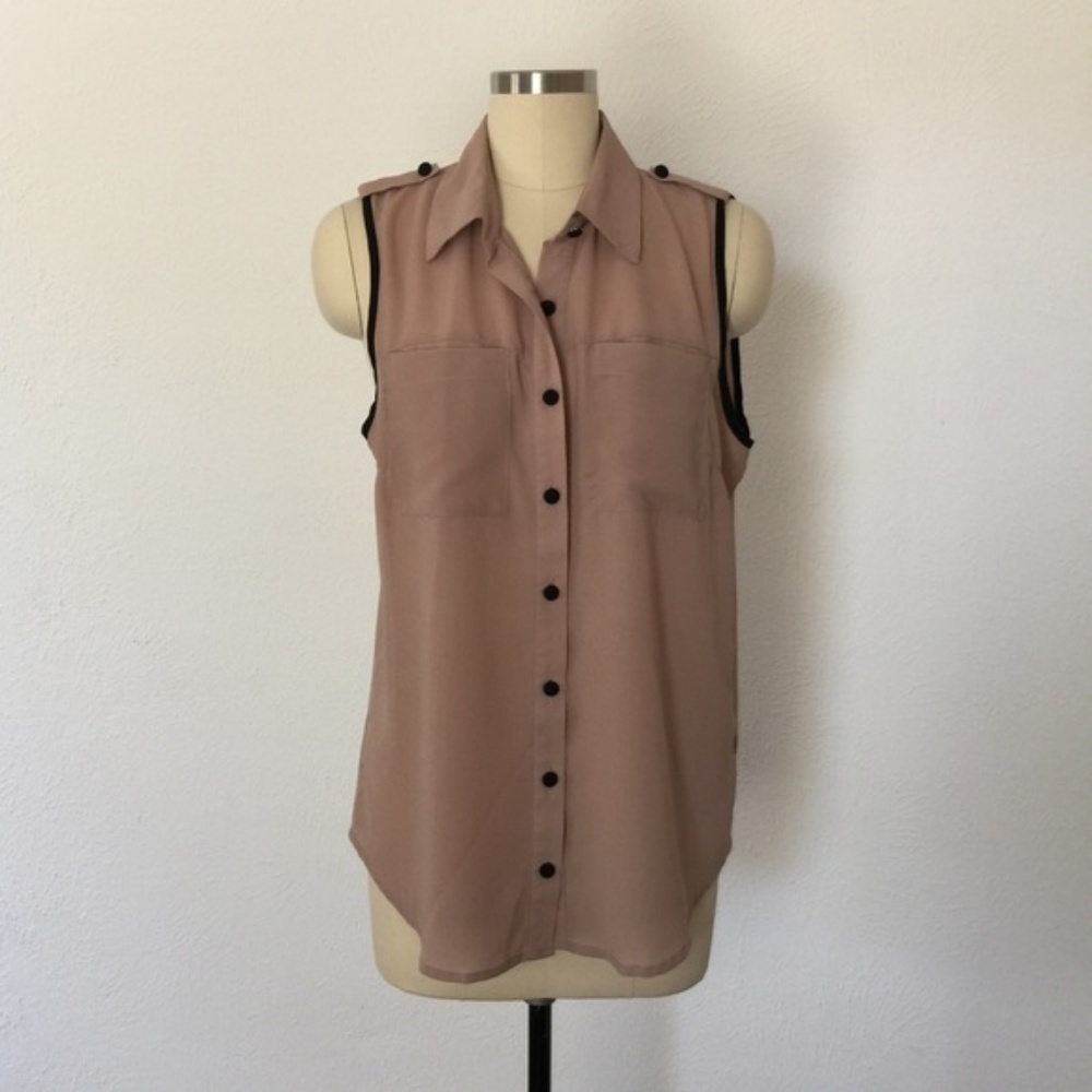 F21 Sleeveless Button Down Top - Picture 1 of 3